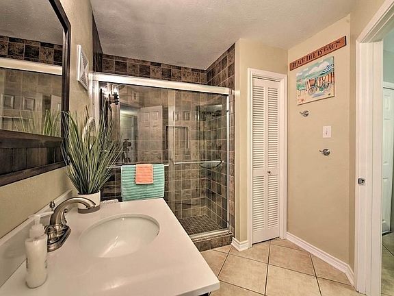 2nd image of 9520 Seawall Blvd APT 215