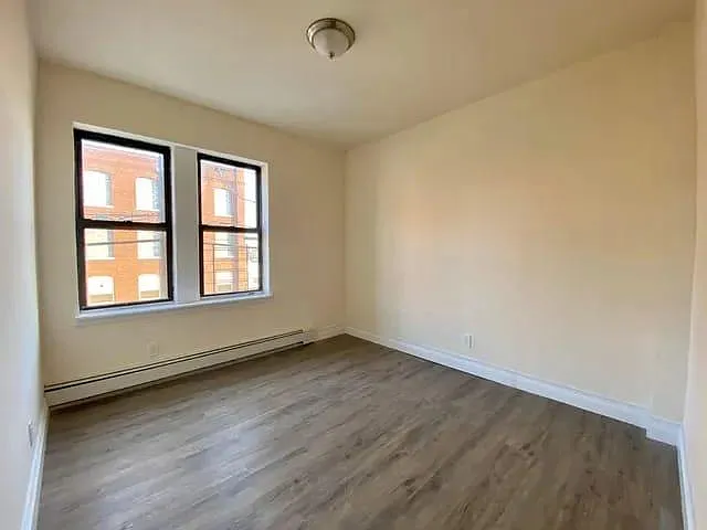 2 bed, 800 sqft, $1,899 — Photo 1