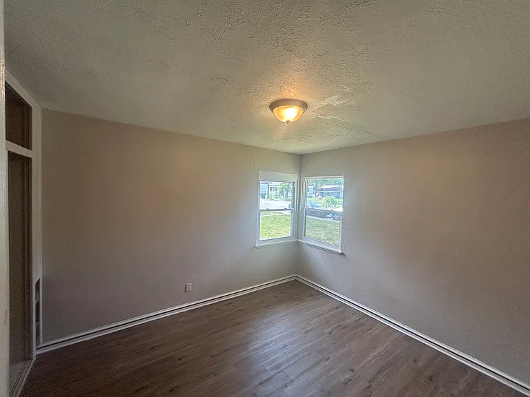 4381 Johnson St — Photo 10
