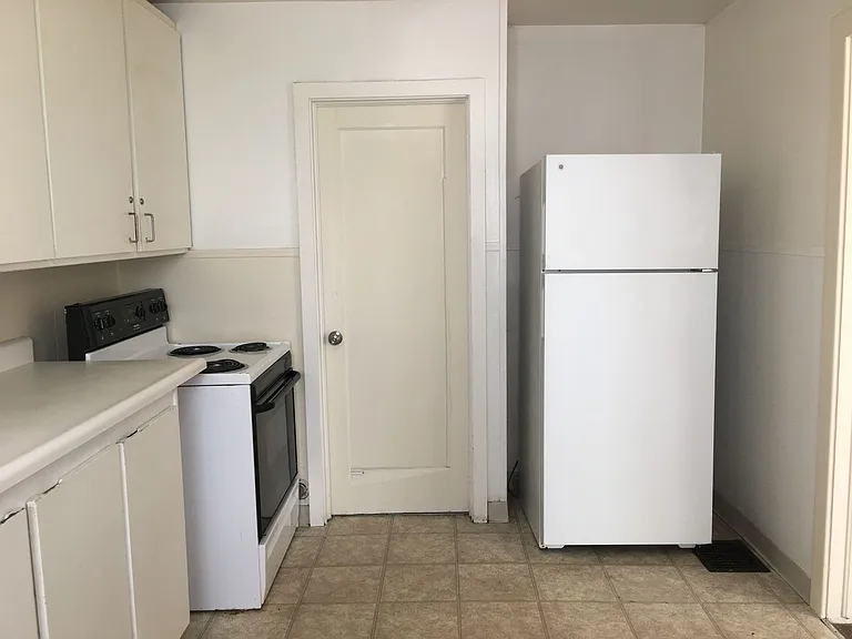 2288 Hilyard St — Photo 14
