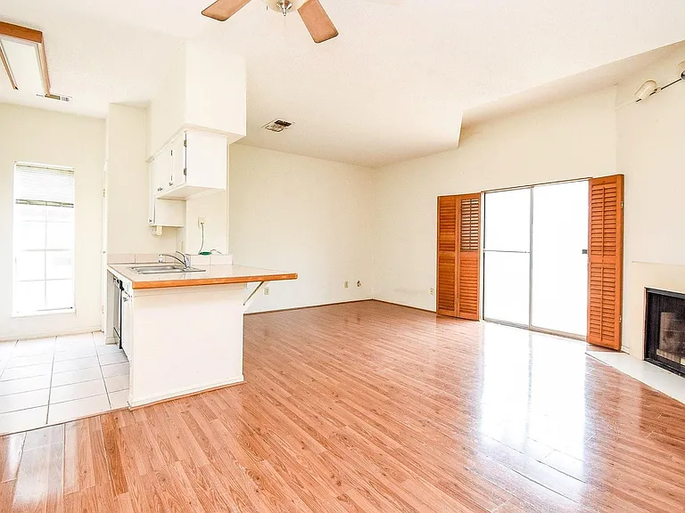 7575 Cambridge St #1004 — Photo 3