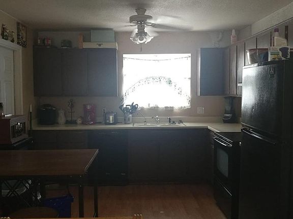 3rd image of 708 N 95th Ave