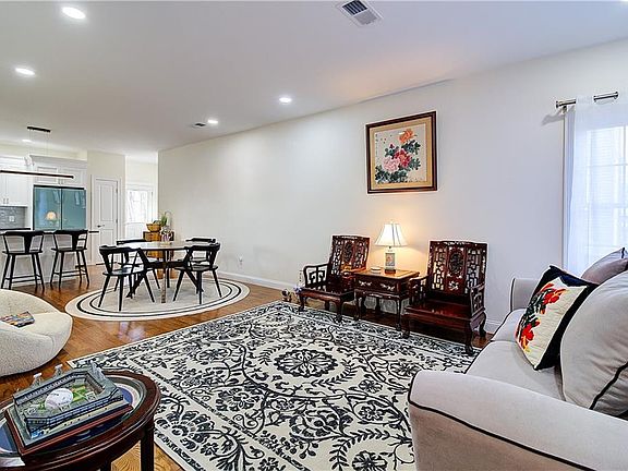 3rd image of 26 Kensington Way