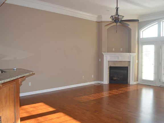 2nd image of 9349 Pratolino Villa Dr