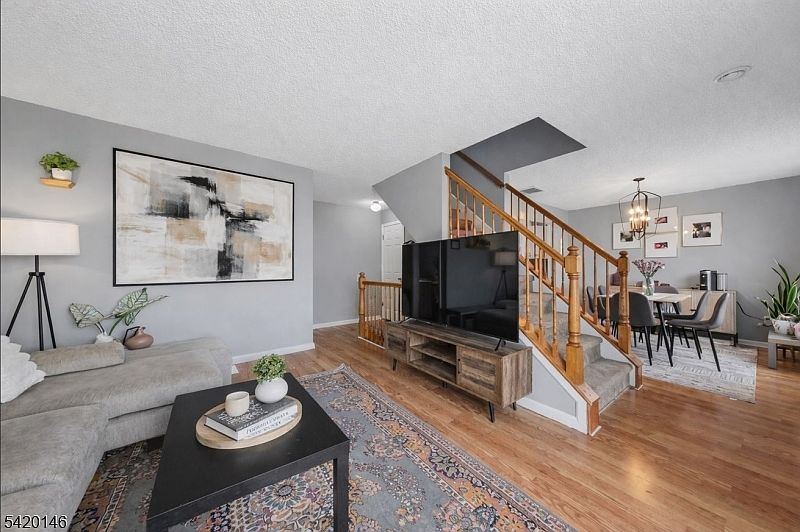 1st image of 95 Vaughan Dr