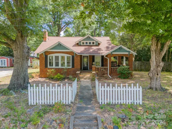 658 Harris St NW, Concord, NC 28025