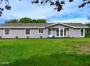 40 Emerald Acres Dr, Selah, WA 98942