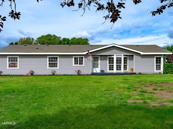 40 Emerald Acres Dr, Selah, WA 98942