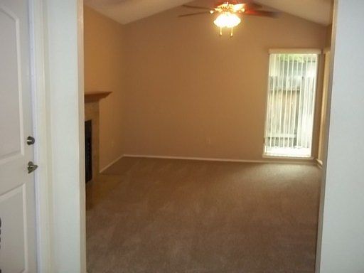 3rd image of 8637 Prairiewoods Dr