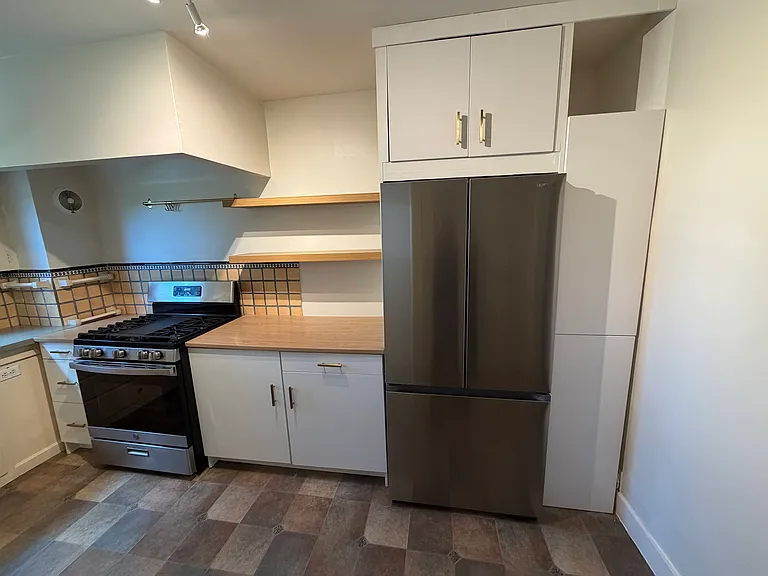 4360 Everett Ave #C — Photo 4