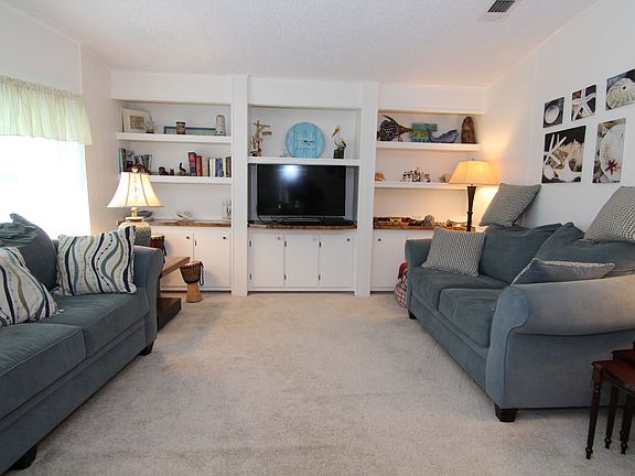 5th image of 963 E Uplands Ave