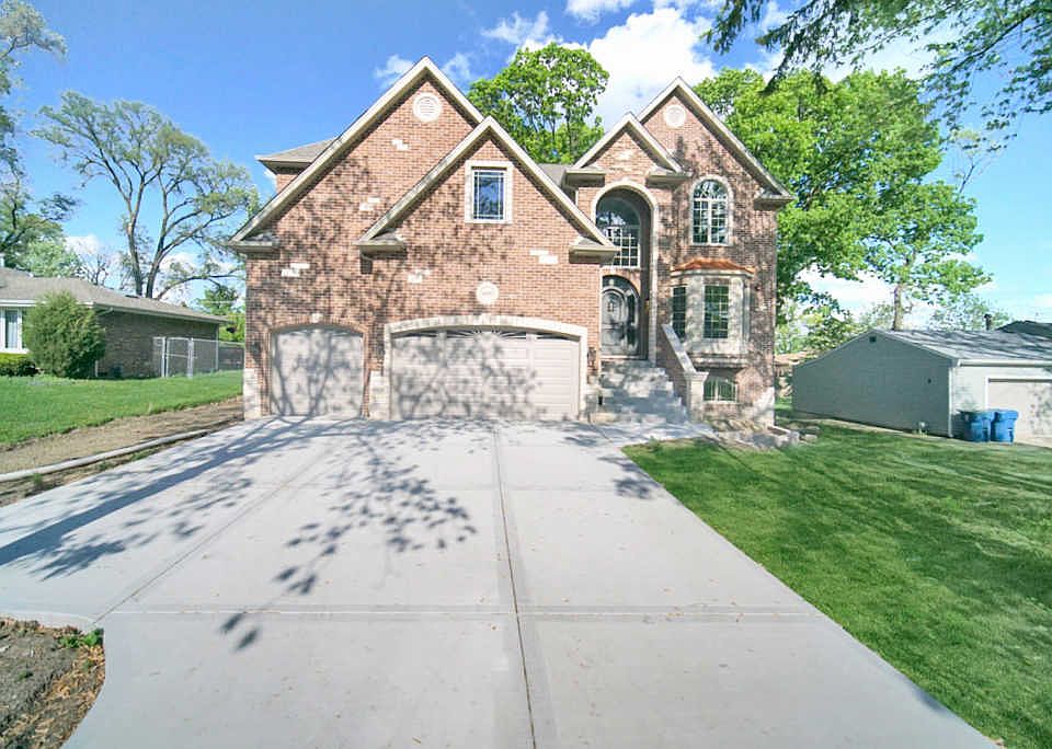 1st image of 10241 S 86th Ct