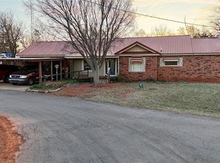 301 Jefferson Dr, Cordell, OK 73632