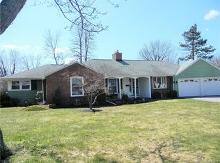 50 Briar Row, Williamsville, NY