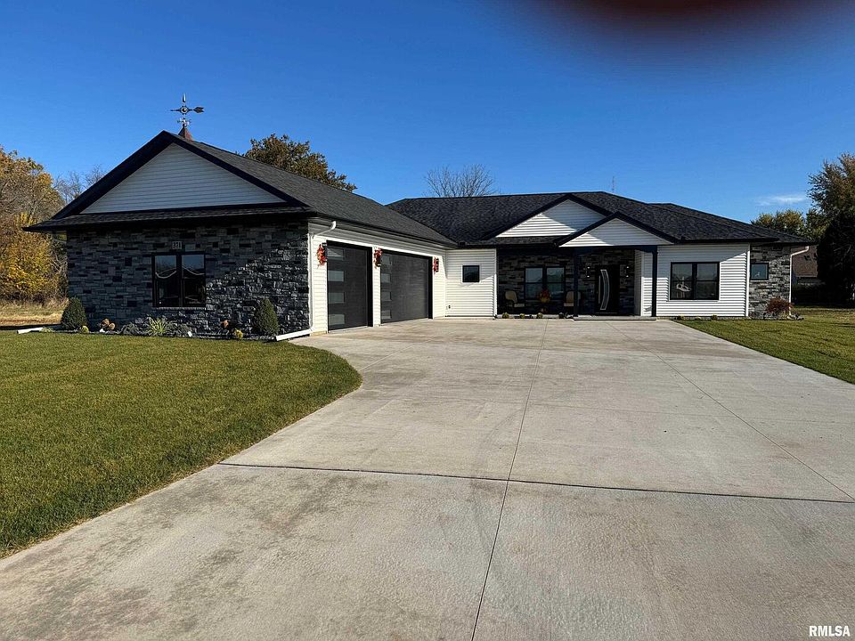 2nd image of 371 Linda Ln