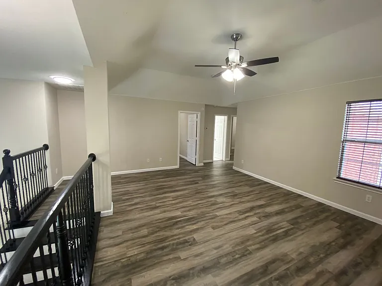 5668 Imperial Meadow Dr — Photo 29