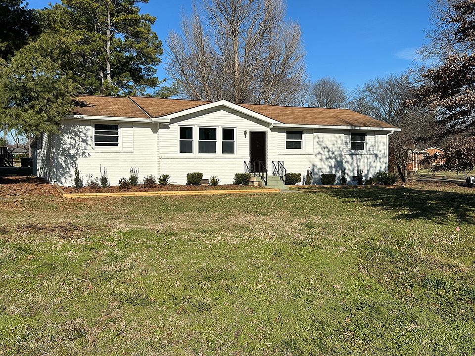 1st image of 115 Gates Dr