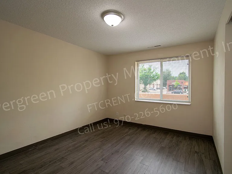 Mosher Manor — Photo 10