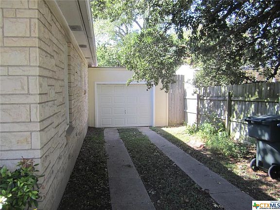 3rd image of 507 W Royal Ave