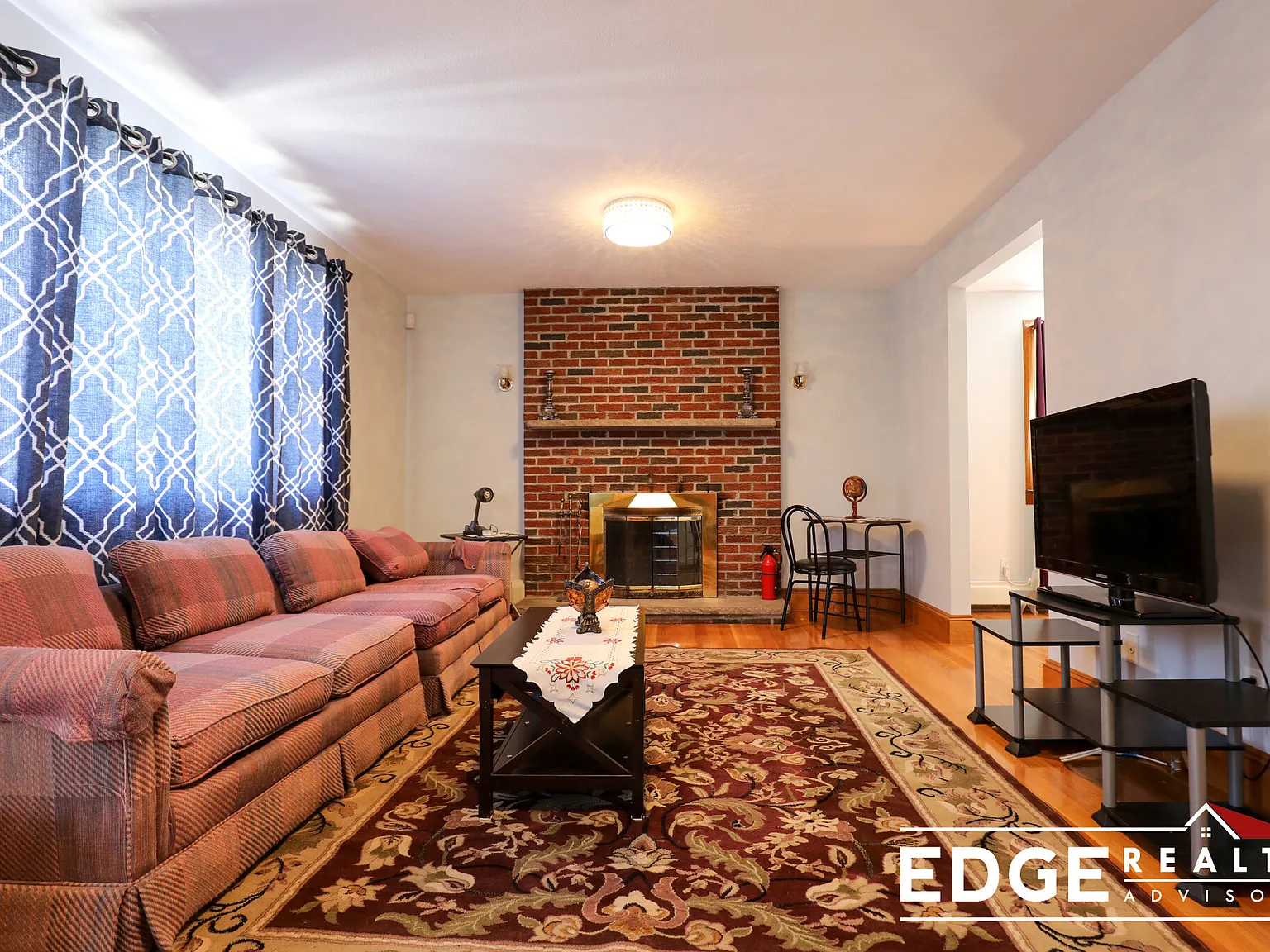5 bed, 2000 sqft, $4,900 — Photo 4