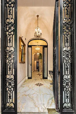 Rented by Compass | media 27