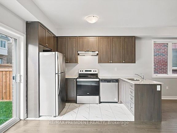 3rd image of 3955 Lodi Rd
