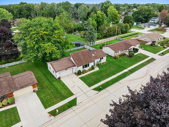 5th image of 1378 Irving CIRCLE