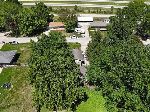 5th image of 645 Jalea St