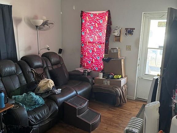 2nd image of 216 N Logan St