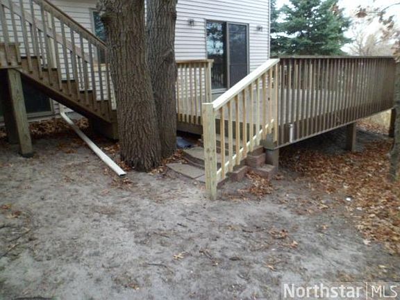 3rd image of 1095 Lois Dr