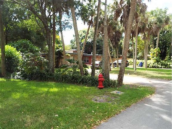 5th image of 2436 SW 30th Ave
