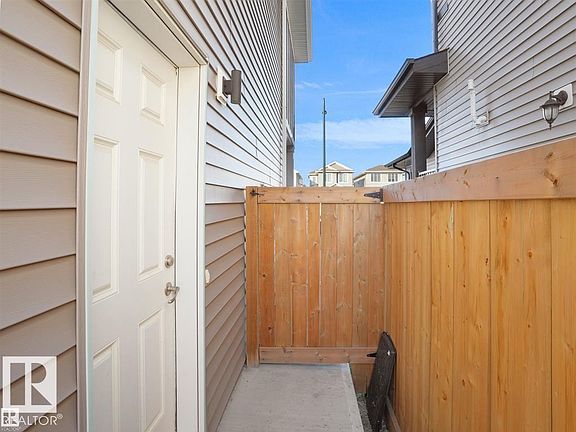 3rd image of 207 41st Ave NW