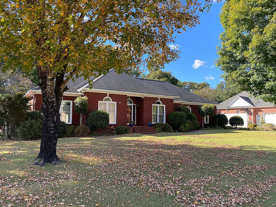 1st image of 118 Windingham Dr