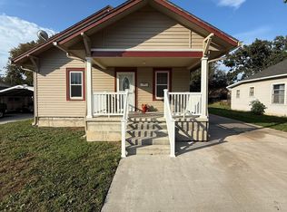 509 E Commercial St, Lyons, KS 67554