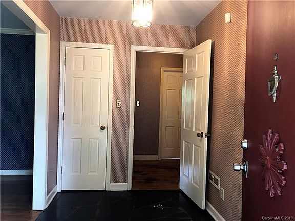 2nd image of 1237 Brockton Ln