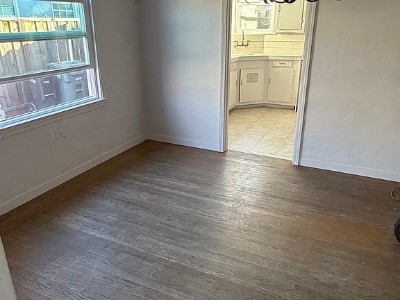 3rd image of 290 Grand St