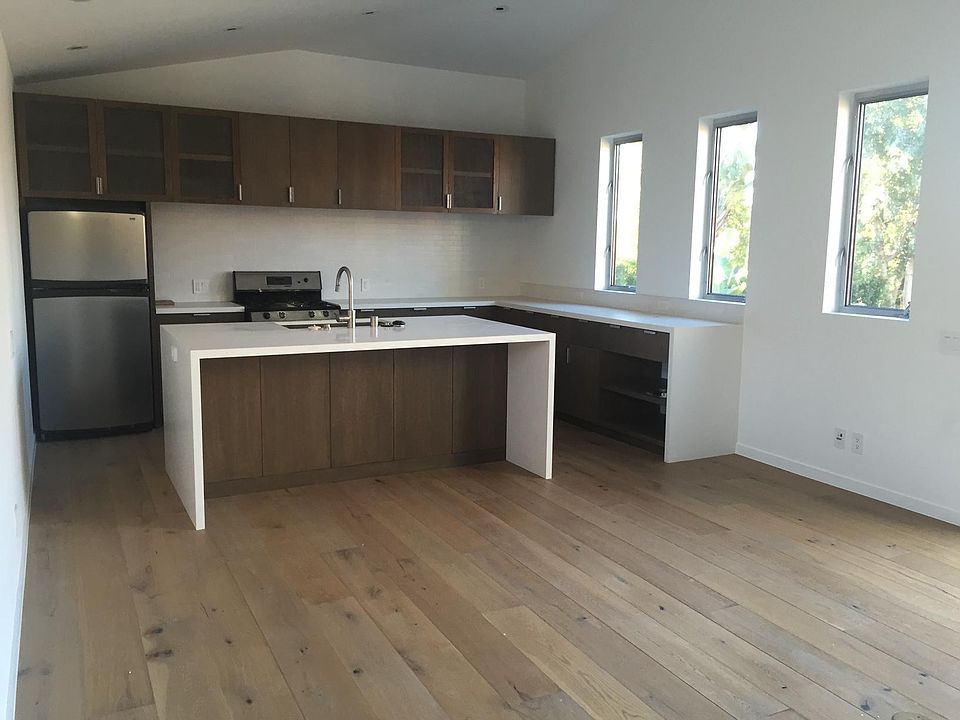 1st image of 617 Flower Ave #1/2