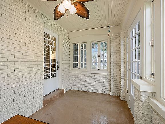 3rd image of 704 Jefferson Ave