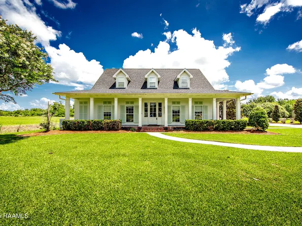 105 Ouiski Bayou Dr, Houma, LA 70360