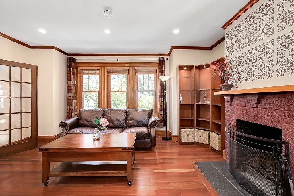 2 bed, 1.0 bath, 1530 sqft, $4,200 — Photo 1