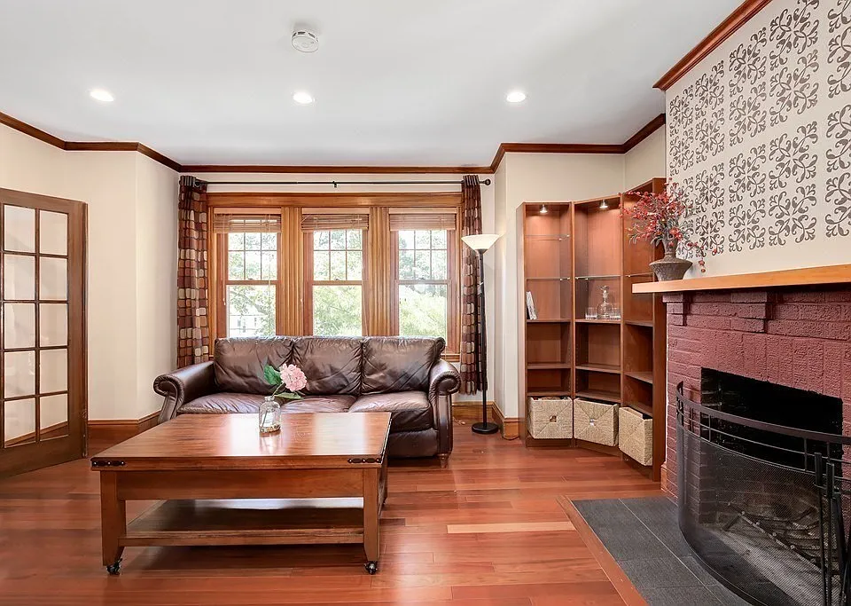 107 Bynner St #2