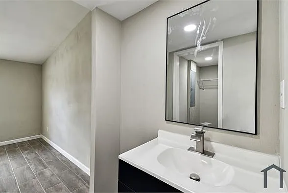 10625 Bay Hills Cir — Photo 29