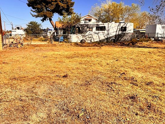 5th image of 8026 Pearblossom Hwy