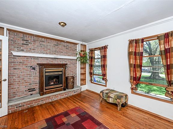 4th image of 18911 Meadow Ln