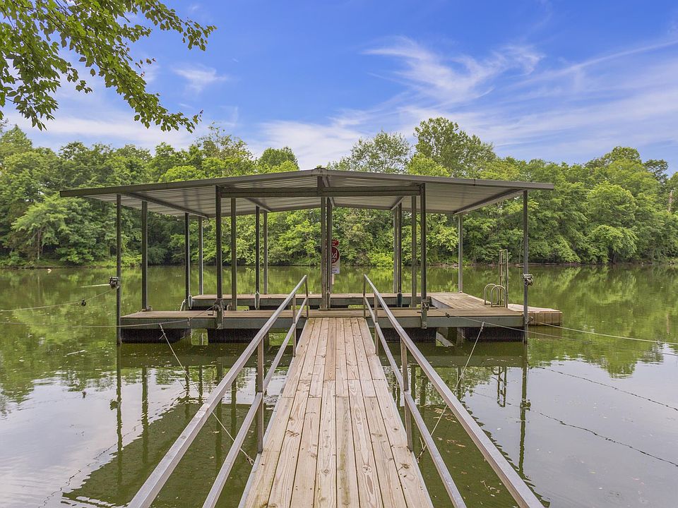 1st image of 89 Lake Ct