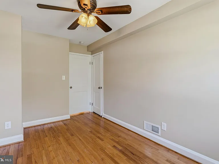 586 Lucia Ave — Photo 19