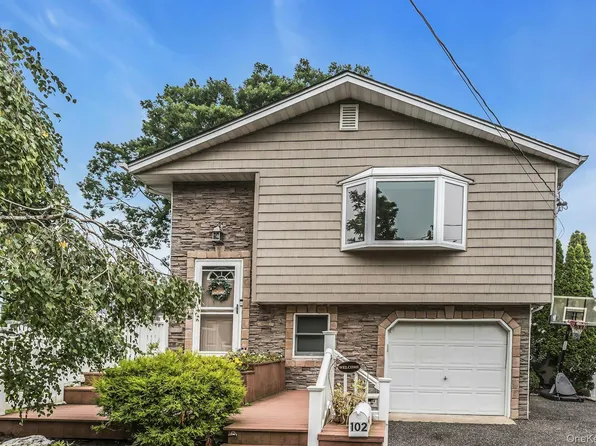 102 Willett Avenue, Sayville, NY 11782