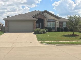 509 Stonegate Blvd, Alvarado, TX 76009
