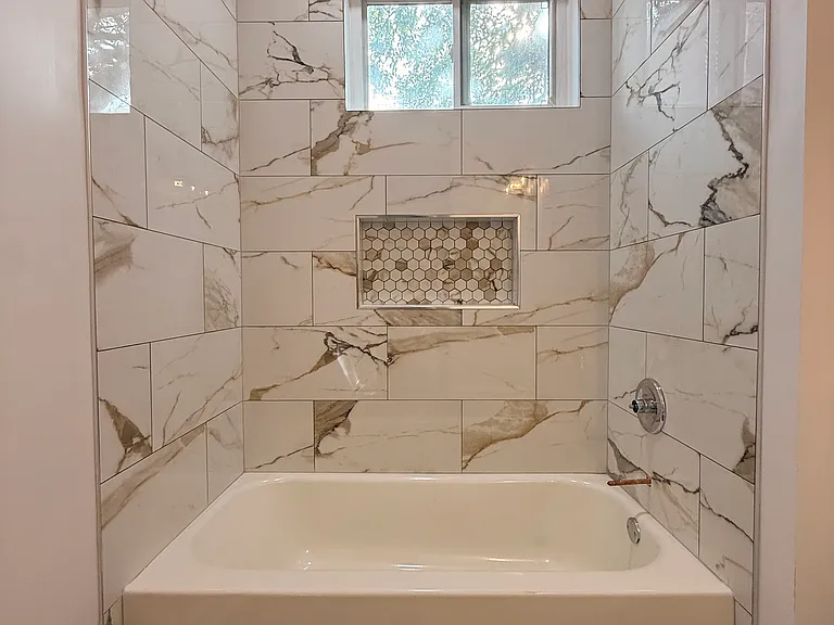 218 Suffolk Ave #218 — Photo 5