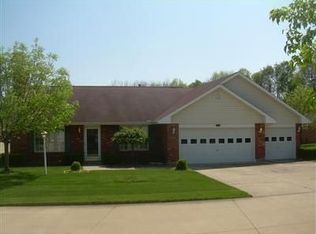 6710 Willow Way Dr, Dayton, OH 45424